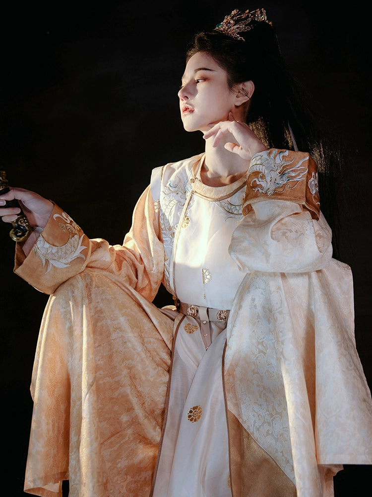 [Dongjun Yunmeng 东君云梦] Tang Dynasty | Round-neck Robe | Embroidery | Unisex