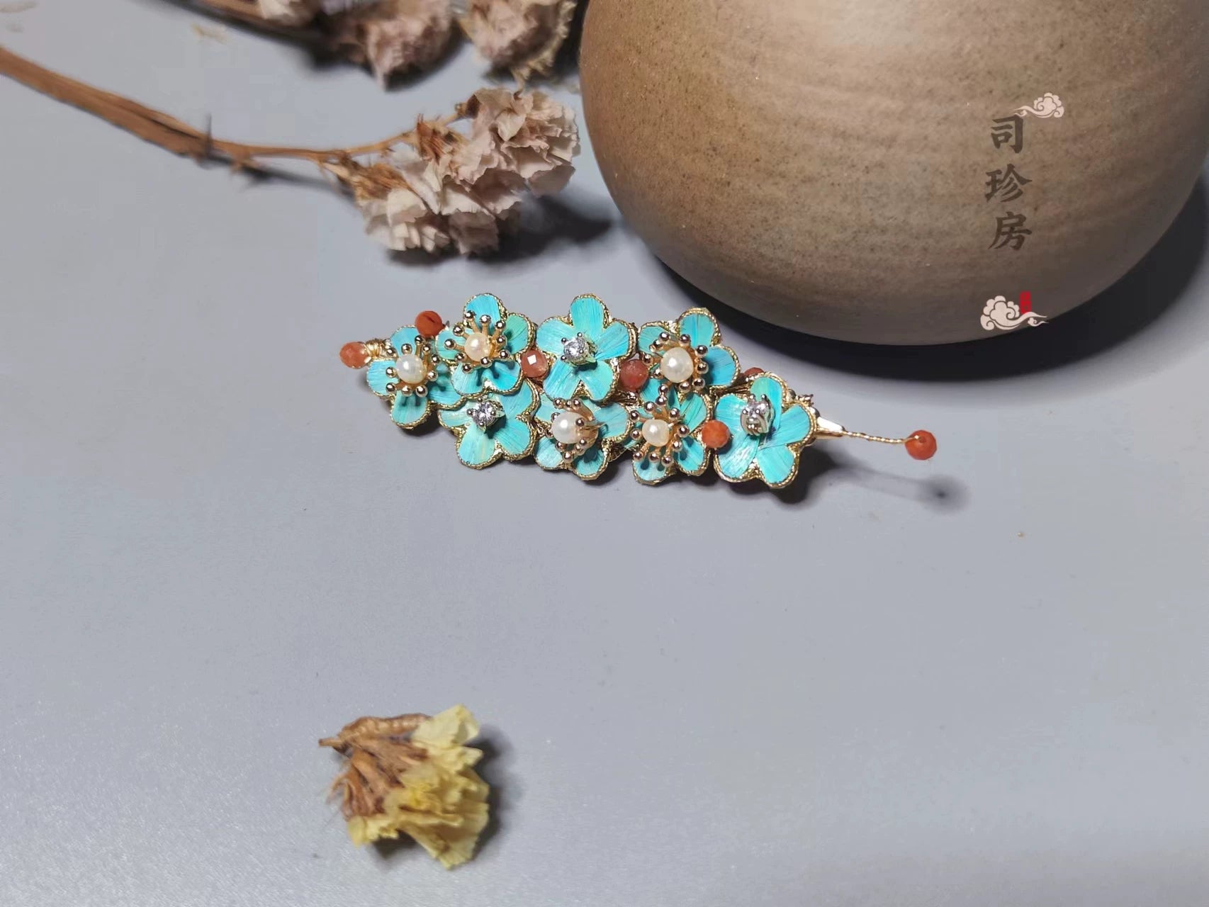 Parrot Feather Floral Hair Clip with Freshwater Pearl