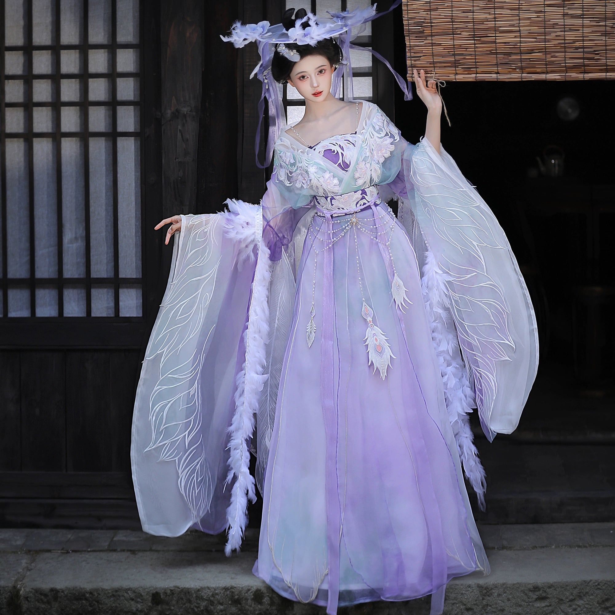 [Bai Que 白雀] Tang-style | Embroidered | Large-sleeved Top | Hezi Qun (chest-high skirt) | Qiyao Qun (waist-high skirt)