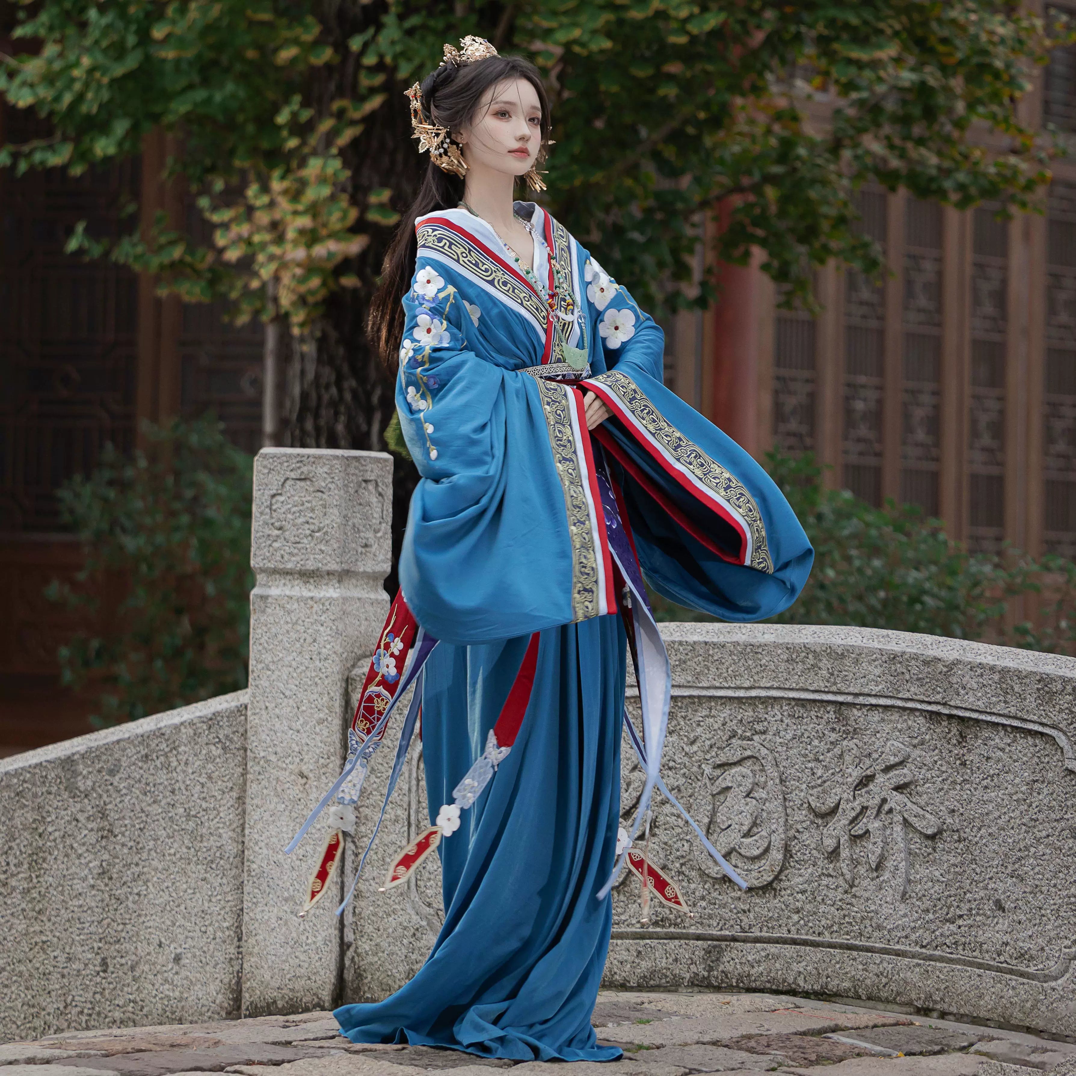 [Tiao Tiao 迢迢] Warring States Style | Trailing Hanfu robe | Straight-Hem | Bixi | Embroidery