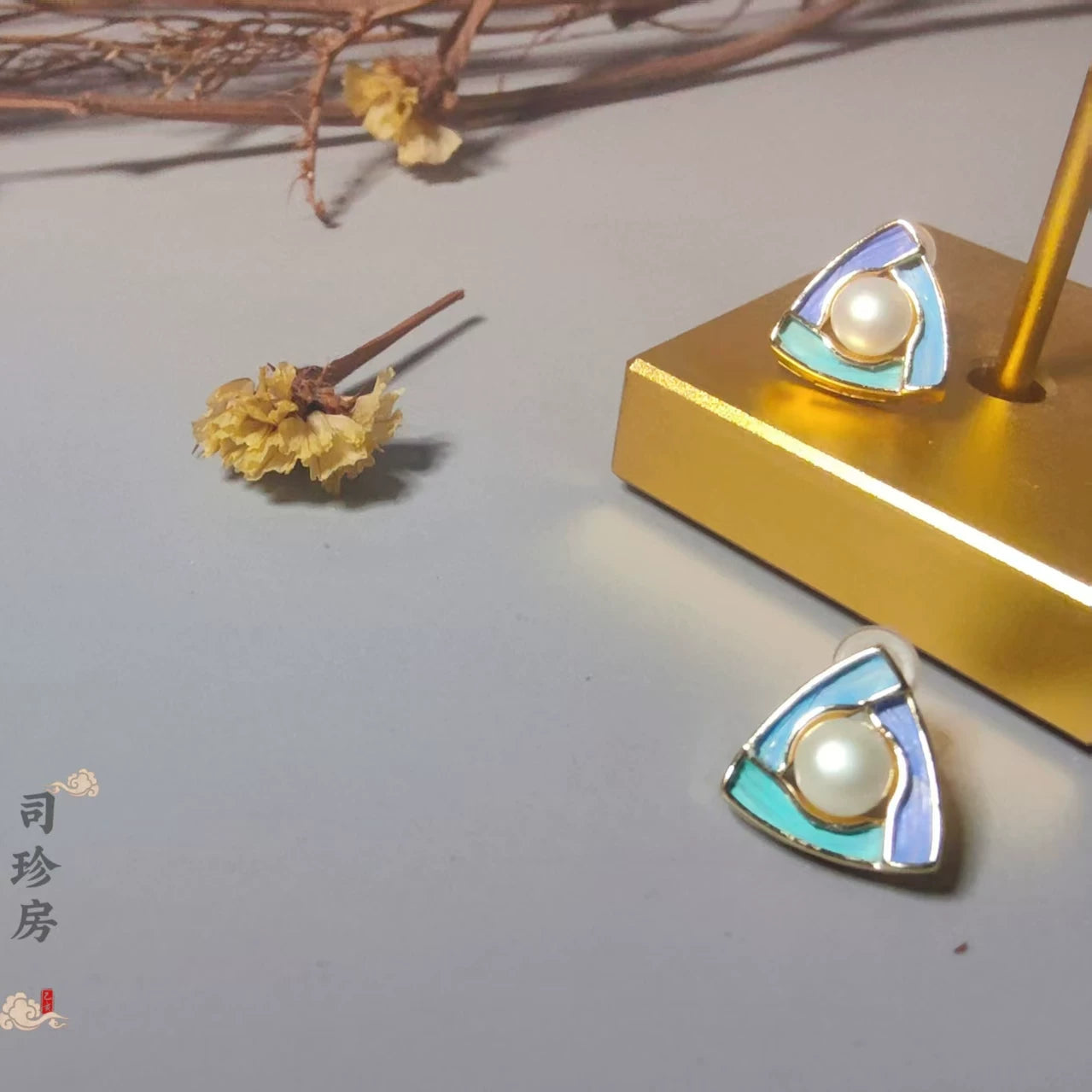 Parrot Feather Three-Tone Stud Earrings