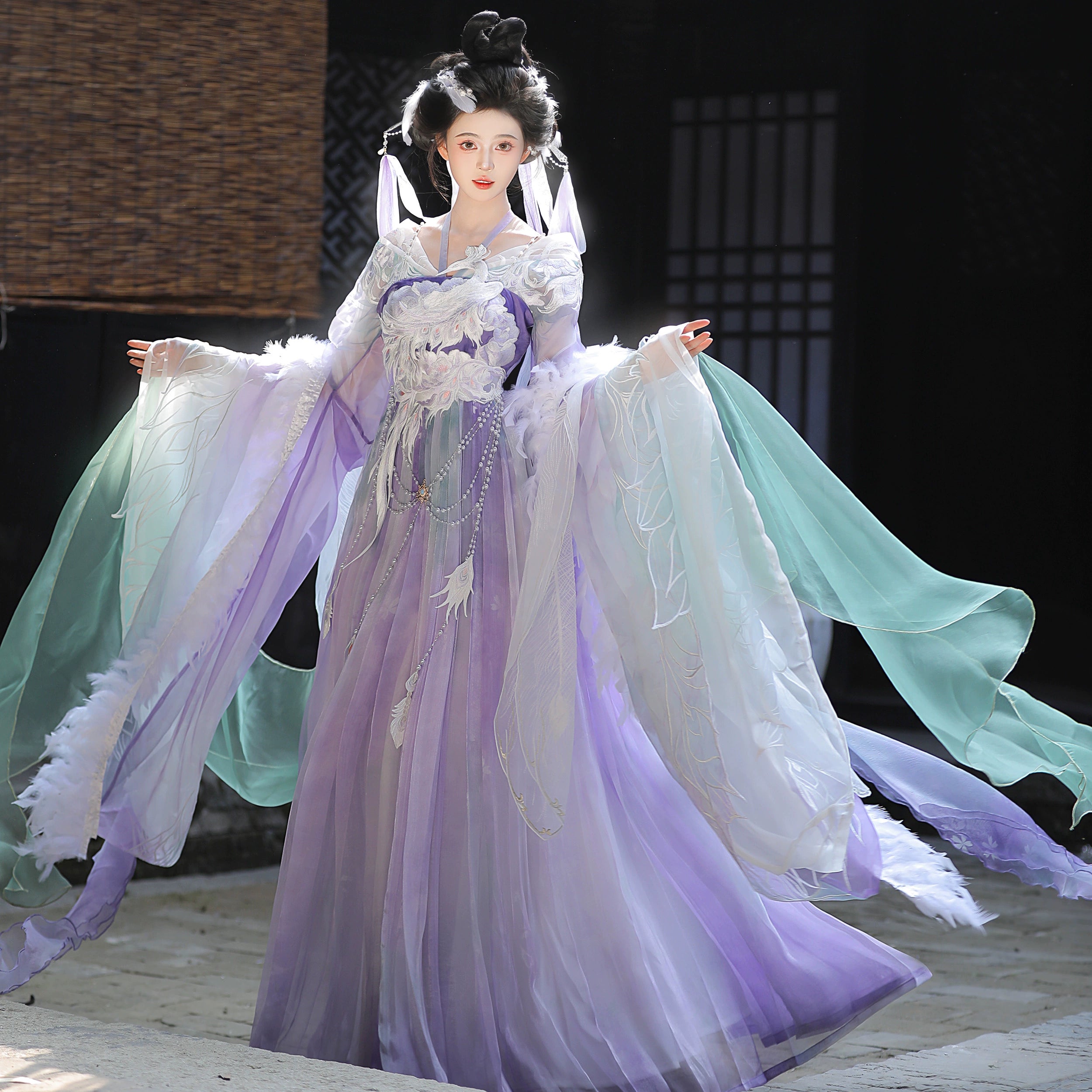 [Bai Que 白雀] Tang-style | Embroidered | Large-sleeved Top | Hezi Qun (chest-high skirt) | Qiyao Qun (waist-high skirt)