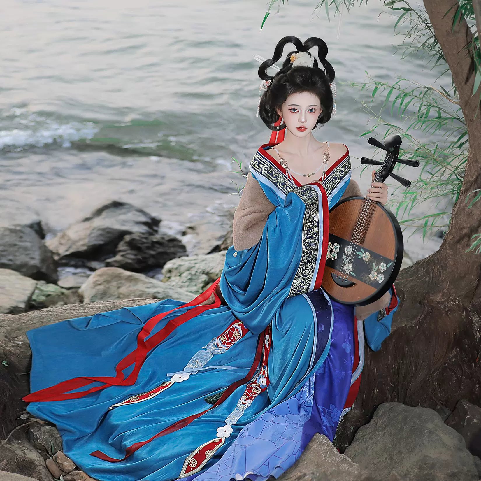 [Tiao Tiao 迢迢] Warring States Style | Trailing Hanfu robe | Straight-Hem | Bixi | Embroidery