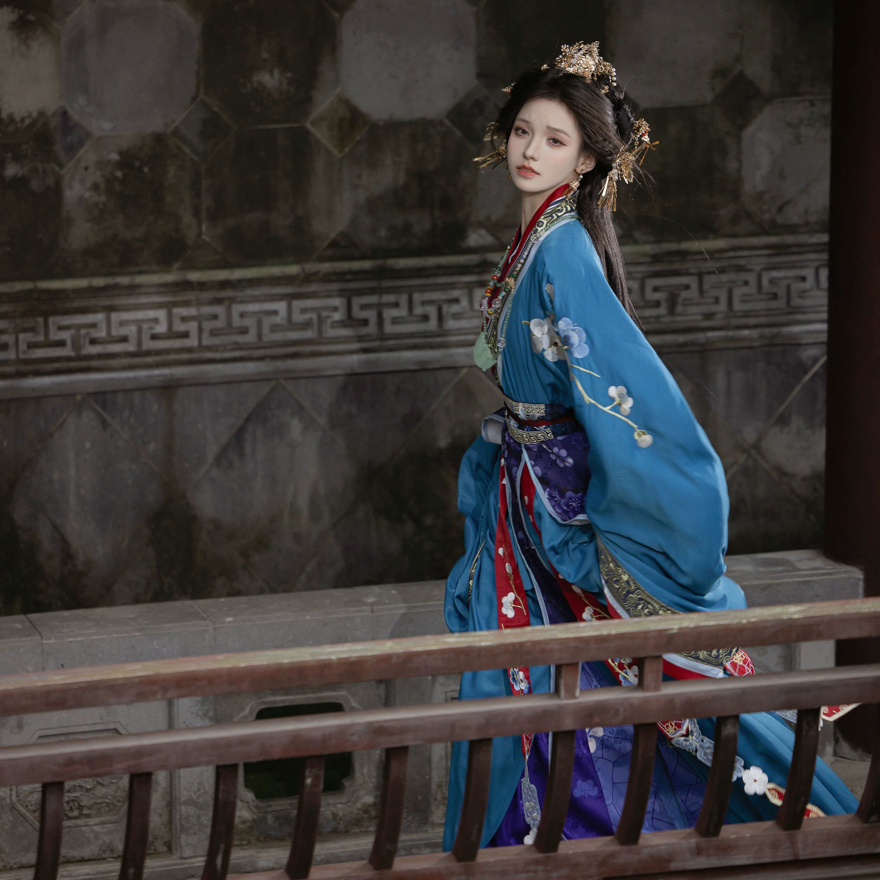 [Tiao Tiao 迢迢] Warring States Style | Trailing Hanfu robe | Straight-Hem | Bixi | Embroidery
