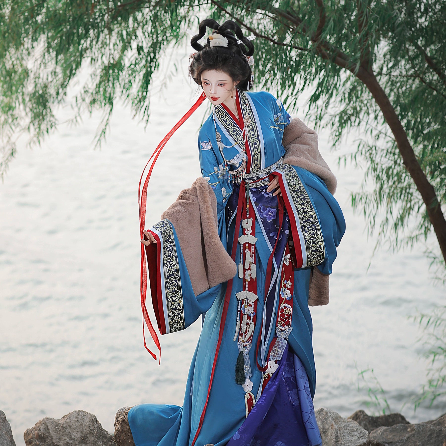 [Tiao Tiao 迢迢] Warring States Style | Trailing Hanfu robe | Straight-Hem | Bixi | Embroidery